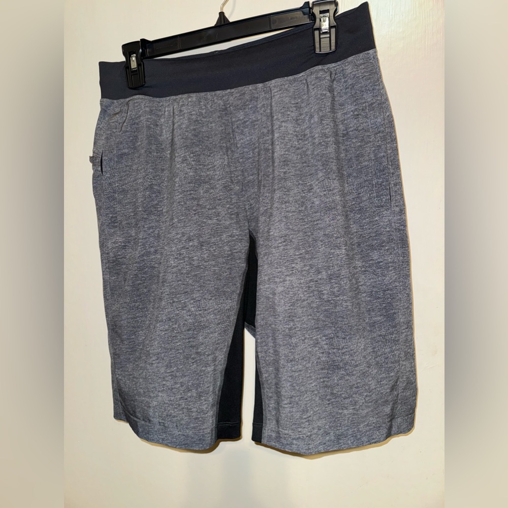 Lululemon ultra sexy gray & black linerless 9” short (Medium) Great condition.
